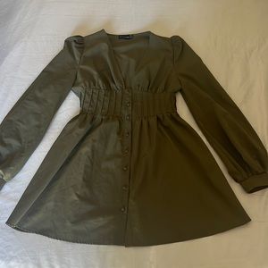 Retry Little Thing dark green puff sleeved button down dress